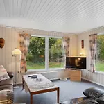 Cozy Summer House By Stevns Klint And Semesterbostad