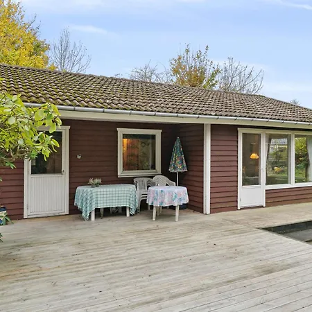 Cozy Summer House By Stevns Klint And