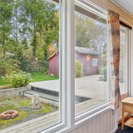 Cozy Summer House By Stevns Klint And Сasa de vacaciones Rødvig