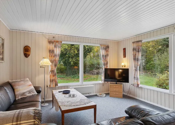 Cozy Summer House By Stevns Klint And Сasa de vacaciones